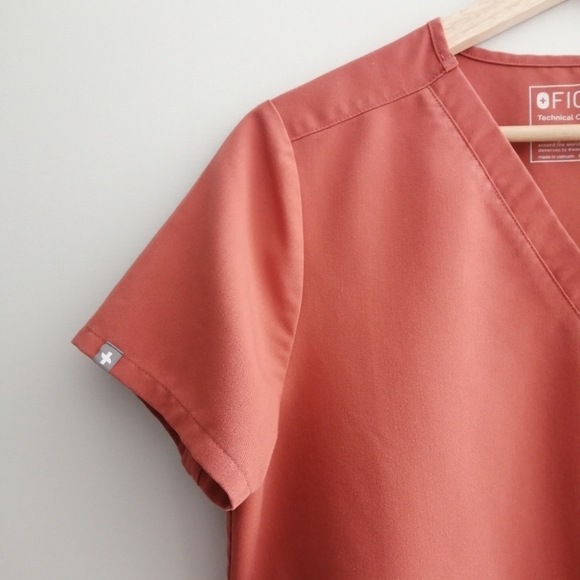 Figs Catarina One Pocket Short Sleeve Scrub Top Limited Edition Orange Small - Picture 4 of 13